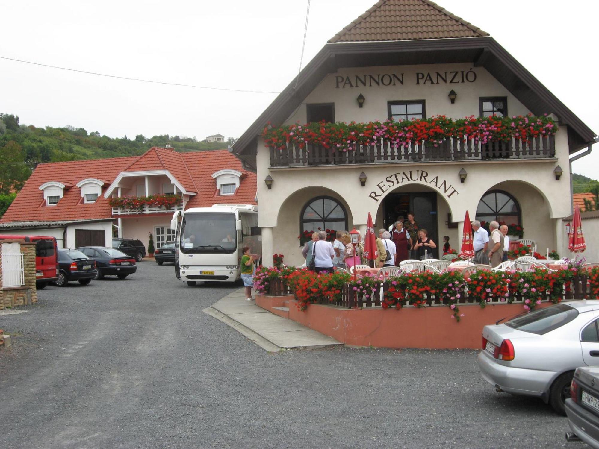 Pannon Panzio Restaurant Hotel Pannonhalma Exterior photo
